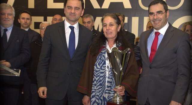 Entrega do pr mio 1.  lugar  melhor salpi  o 1 640 350