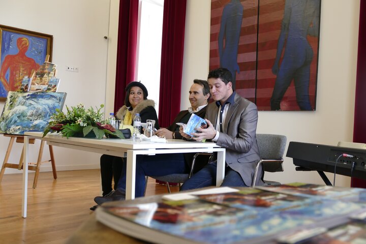  1180051 1  1 720 2500