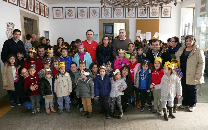 Reis crian as 1 720 2500